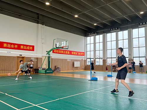 上海創(chuàng)力集團(tuán)成功舉辦2023年重固鎮(zhèn)職工羽毛球比賽(圖3)