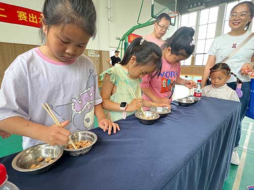 “繽紛童年 快樂六一”上海創(chuàng)力集團(tuán)舉辦親子活動(圖3)